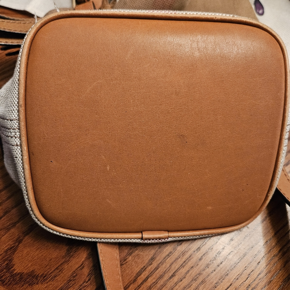 Burberry Ashby Bucket bag - Picture 4 of 12